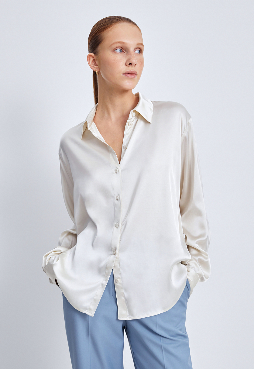 Атласная блуза с отложным воротником