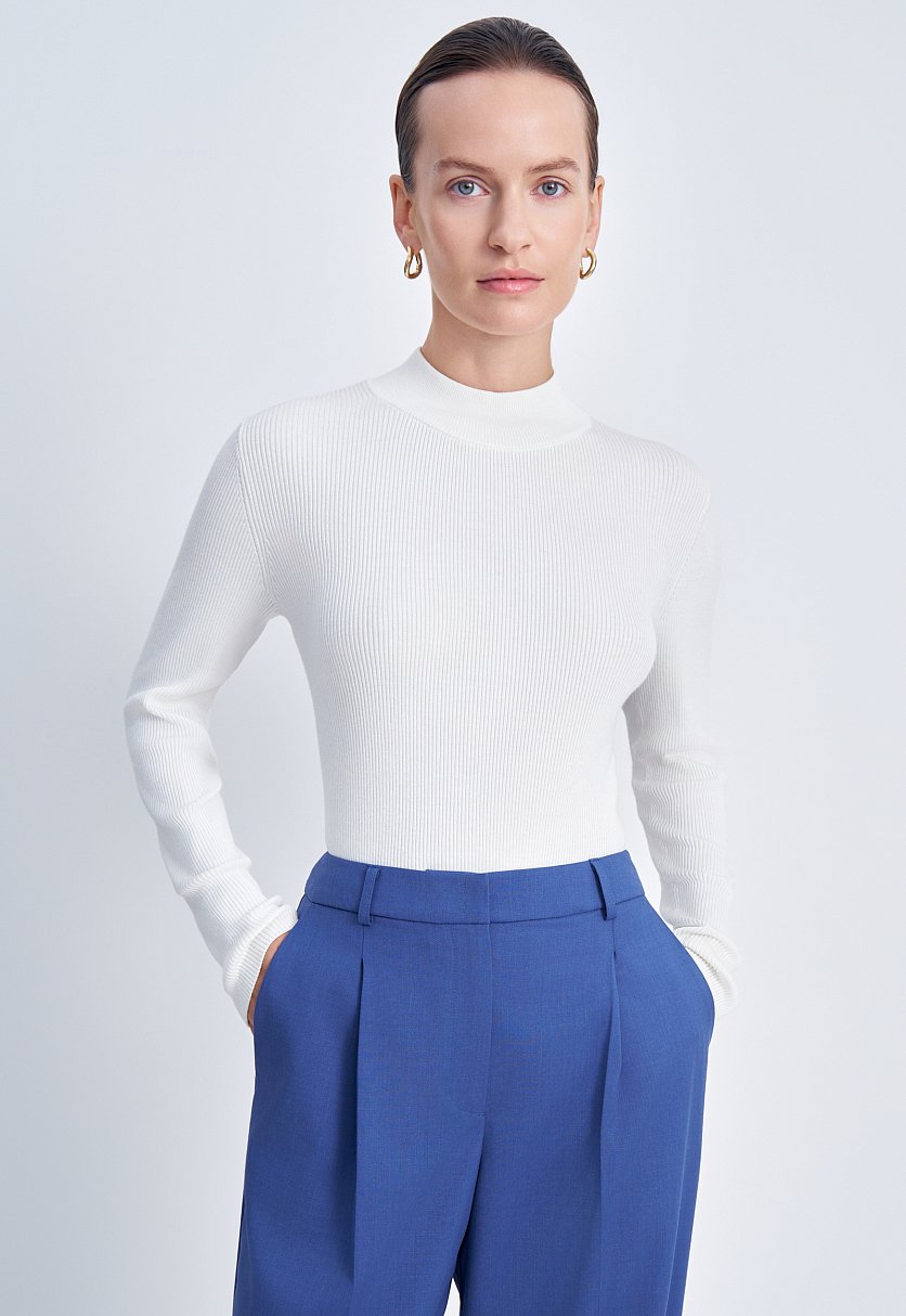 Джемпер приталенного силуэта с воротником-стойкой
