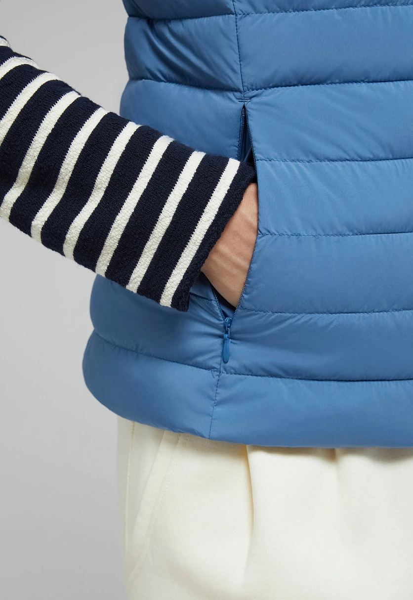 Утепленный жилет приталенного кроя, Модель FAF110154, Фото №5