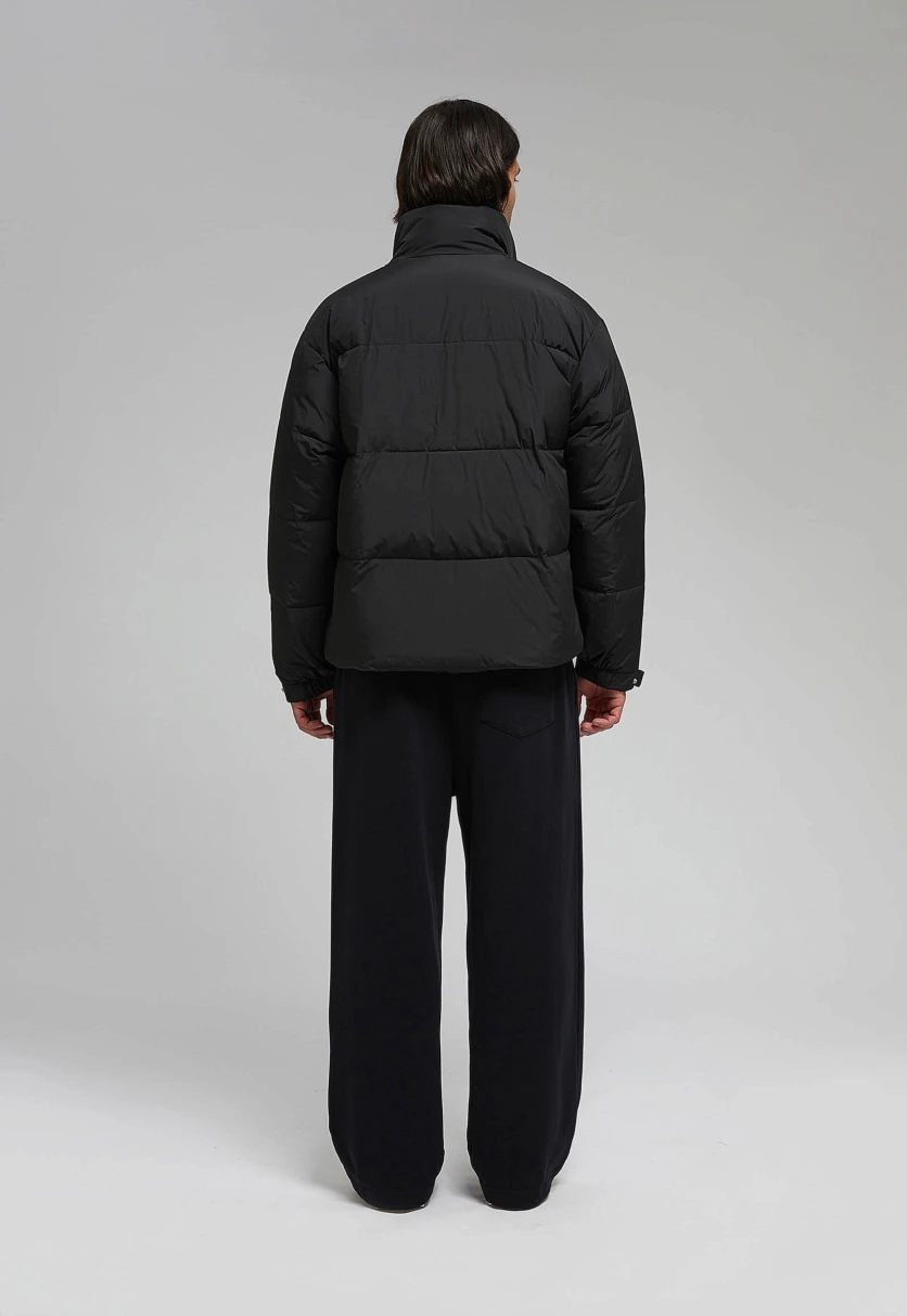 Стеганый пуховик с натуральным пухом Черный FAF21096Купить в интернет-магазине FINN FLARE, предосмотр фото №4 Стеганый пуховик с натуральным пухом, Модель FAF21096, Фото №4