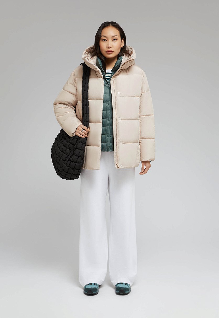 Стеганая куртка с капюшоном