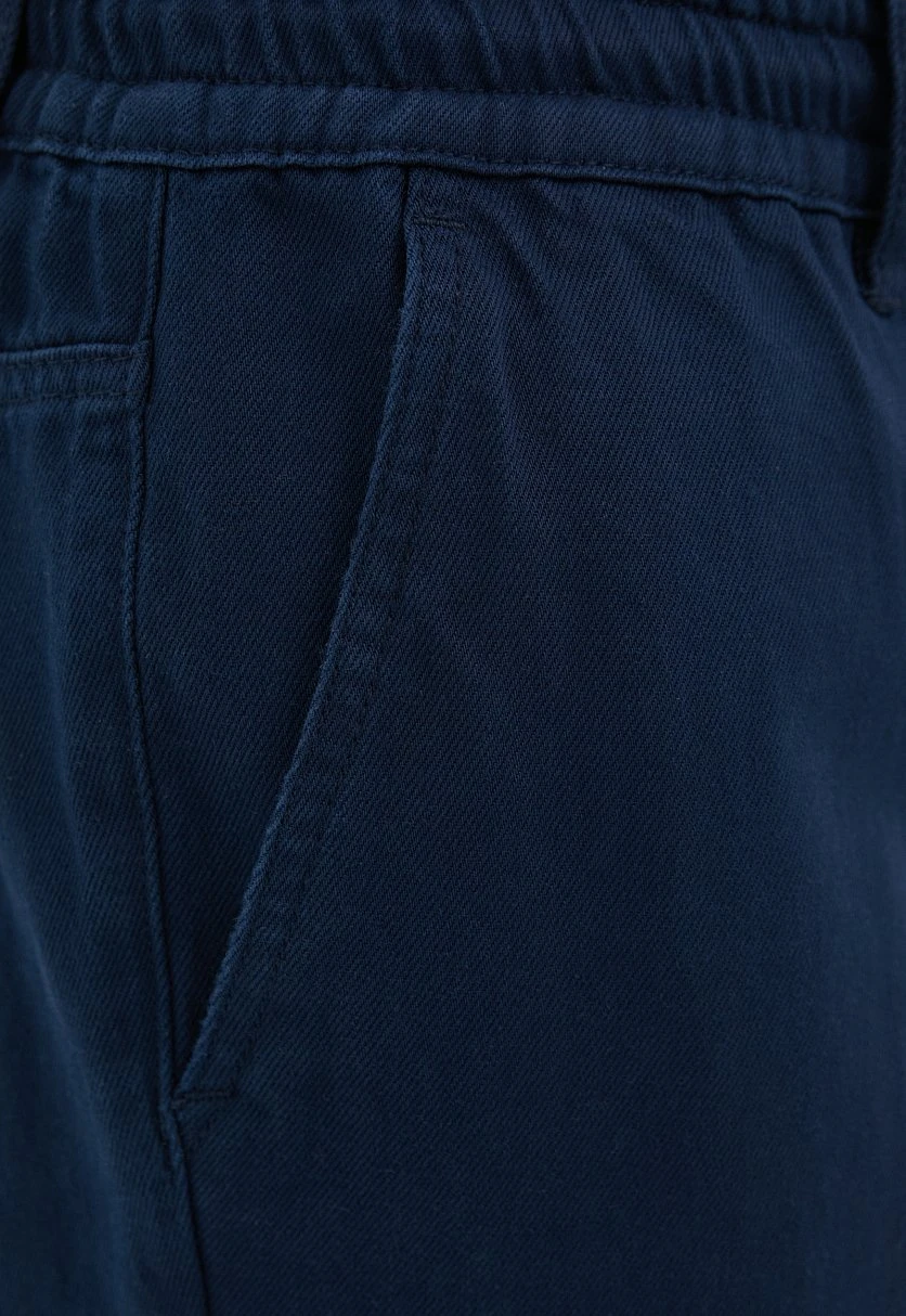 Брюки из хлопка с эластичным поясом, Модель FBC25002, Фото №5