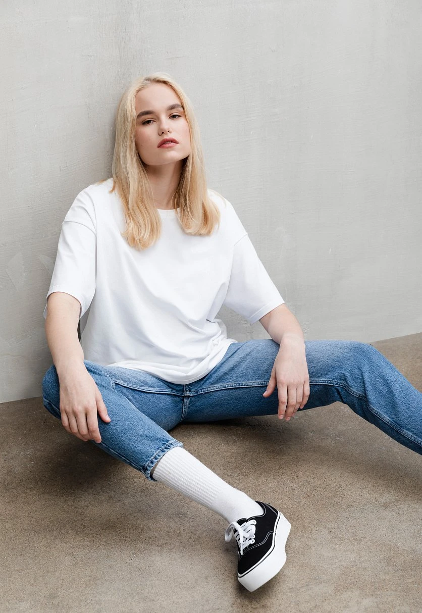 Джинсы tapered fit женские, Модель FBC15004, Фото №1