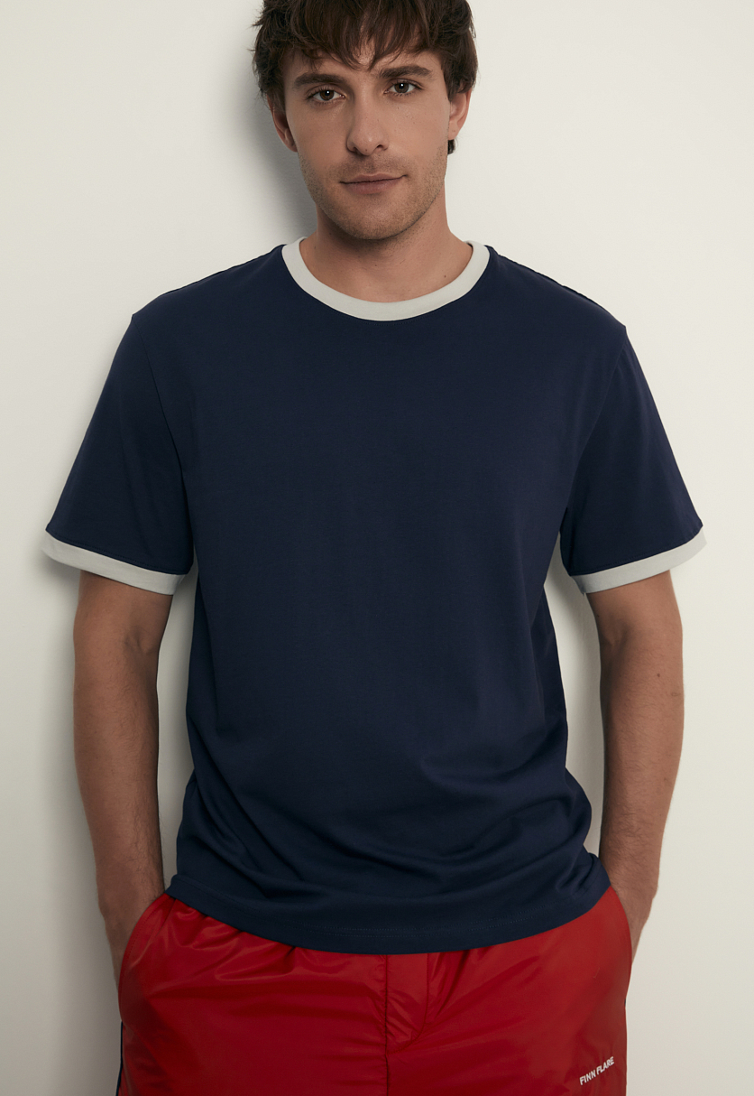 Футболка с отделкой из капсулы Ретро Футболка с отделкой из капсулы Ретро