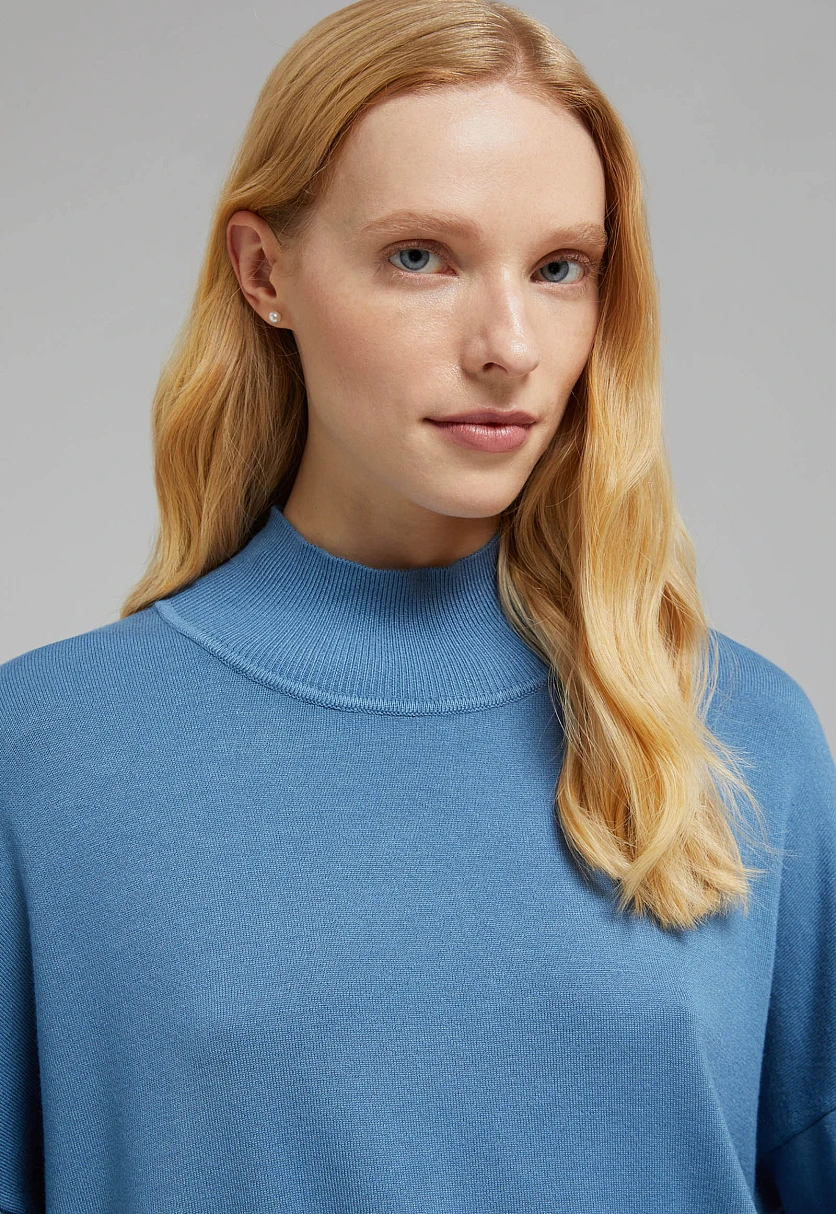 Джемпер с воротником-стойкой и спущенным плечом, Модель FBF11120, Фото №5