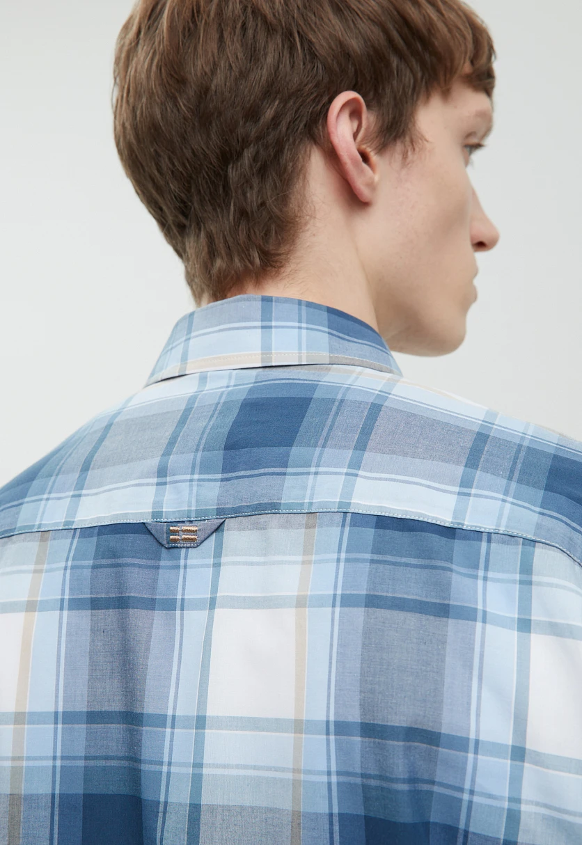 Рубашка из хлопка в клетку 110 MC delta blue FBF21035Купить в интернет-магазине FINN FLARE, предосмотр фото №6 Рубашка из хлопка в клетку, Модель FBF21035, Фото №6