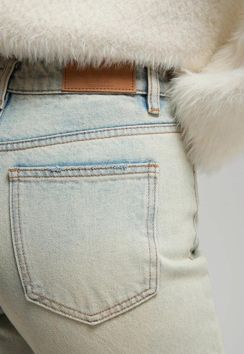 Джинсы boyfit fit женские Светлый деним FBF15017Купить в интернет-магазине FINN FLARE, предосмотр фото №5 Джинсы boyfit fit женские, Модель FBF15017, Фото №5