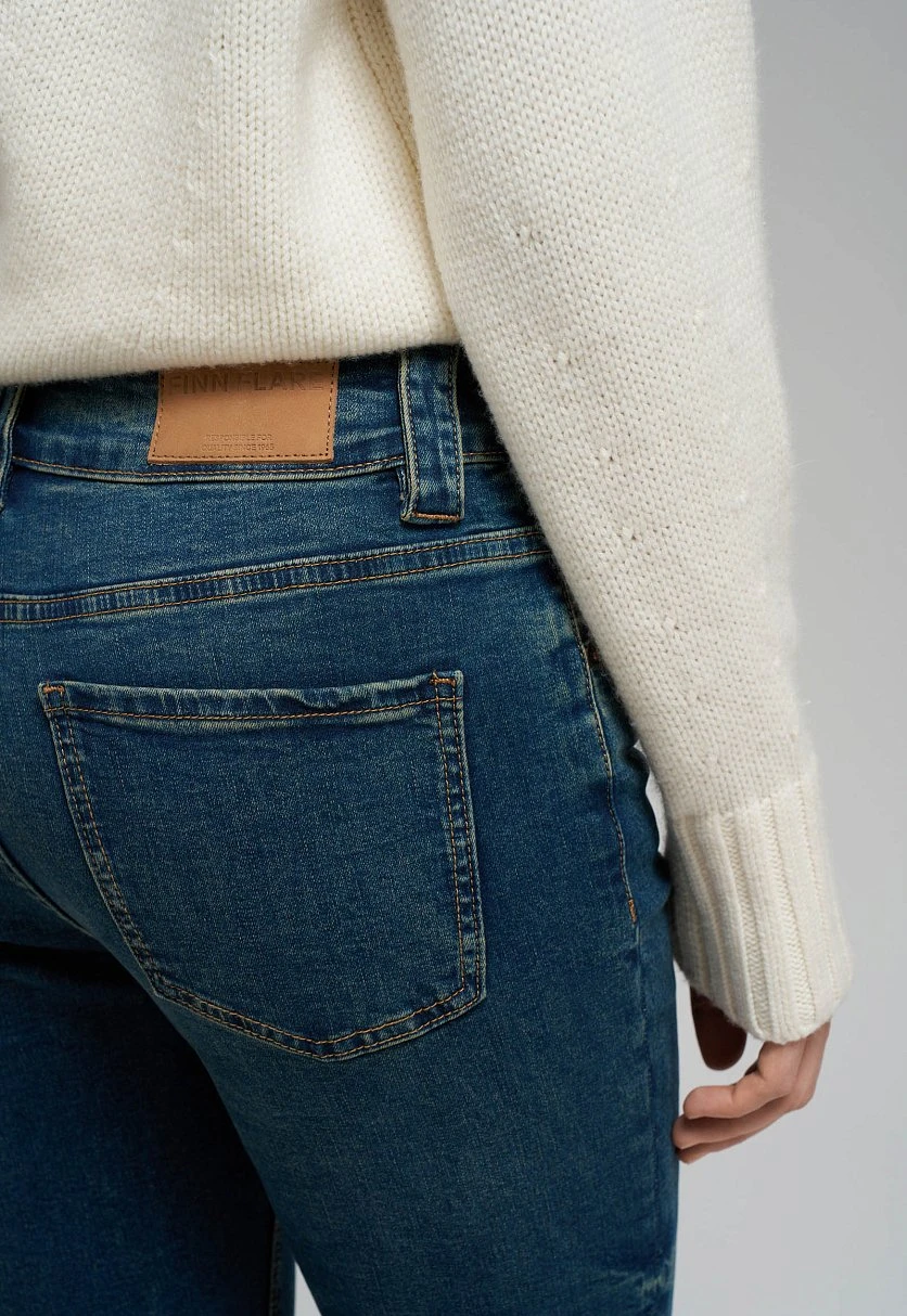 Расклешенные джинсы со средней посадкой, Модель FBF15016, Фото №5