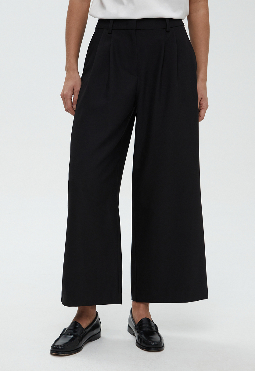 Укороченные брюки широкого кроя
