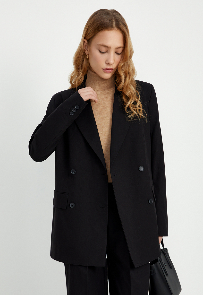 Двубортный жакет полуприлегающего силуэта Двубортный жакет полуприлегающего силуэта