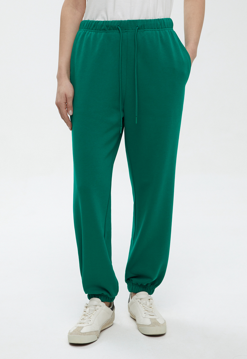 Спортивные брюки на резинке