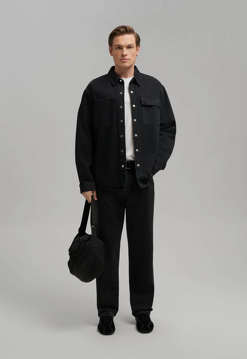 Джинсовая рубашка объемного кроя