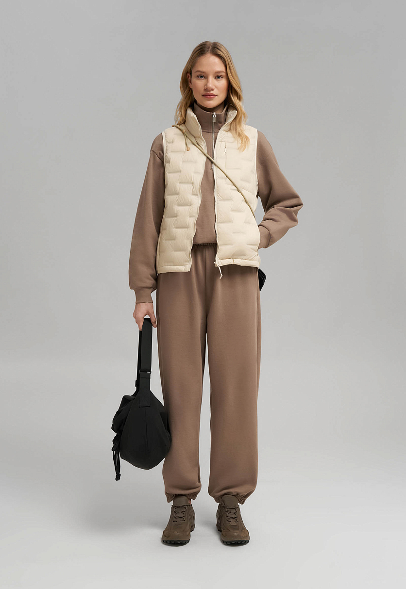 Стеганый пуховый жилет