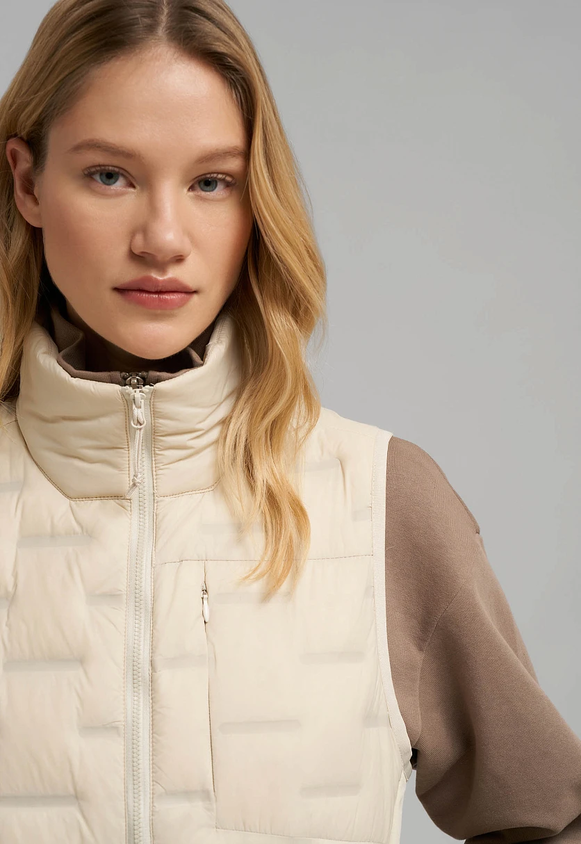 Стеганый пуховый жилет, Модель FBG110150, Фото №4