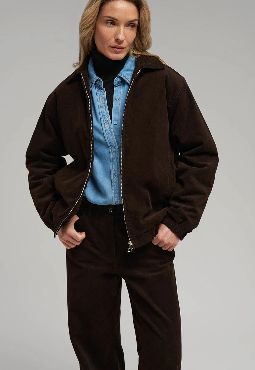 Легкий бомбер из вельвета с искусственным утеплителем, Модель FBG11053, Фото №5