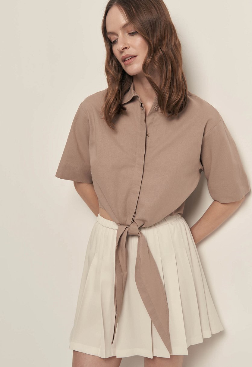 Блузка из хлопка и льна с завязками на поясе