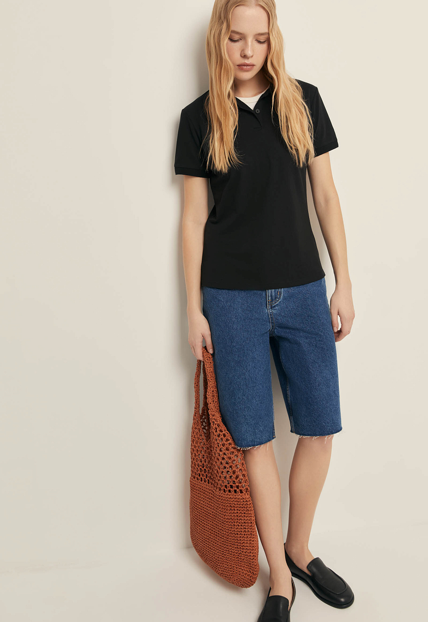 Поло приталенного силуэта с вышивкой