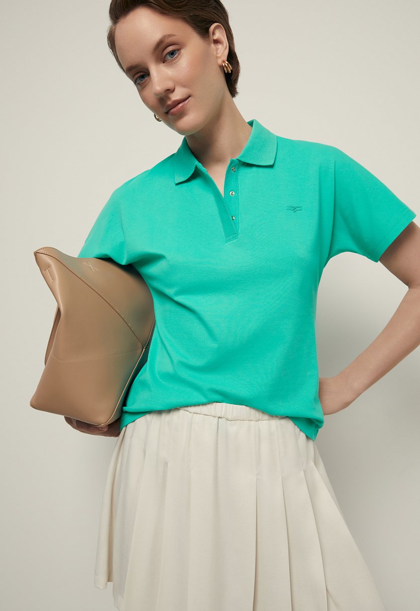 Поло приталенного силуэта с вышивкой