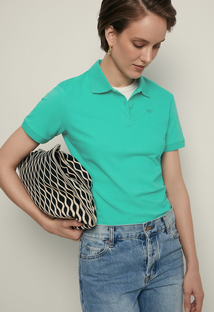 Поло приталенного силуэта с вышивкой Поло приталенного силуэта с вышивкой