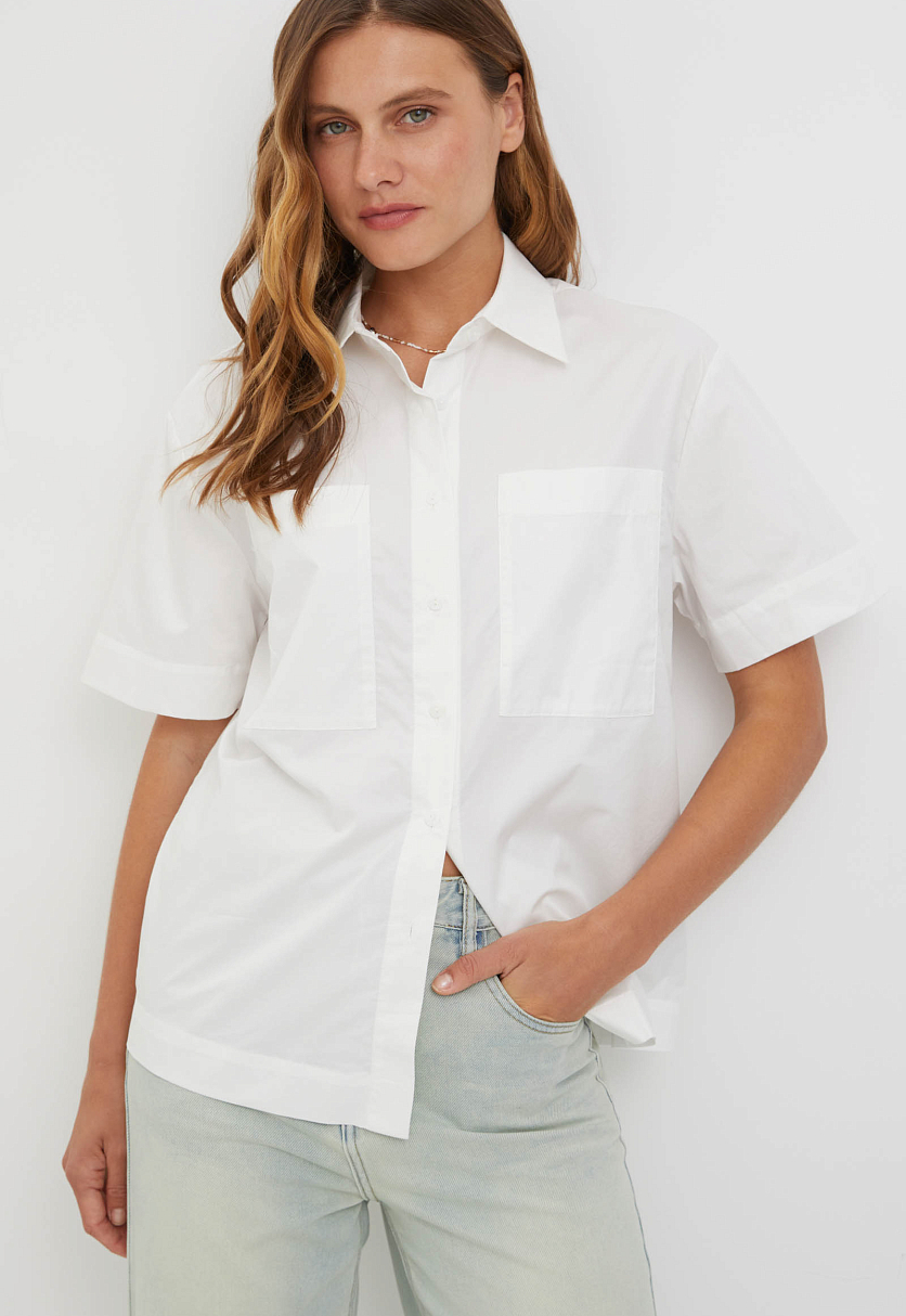 Рубашка с коротким рукавом и нагрудными карманами