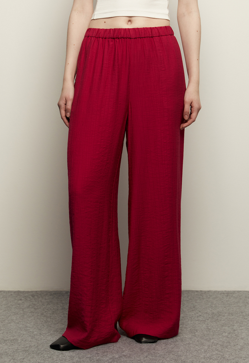 Широкие брюки на резинке