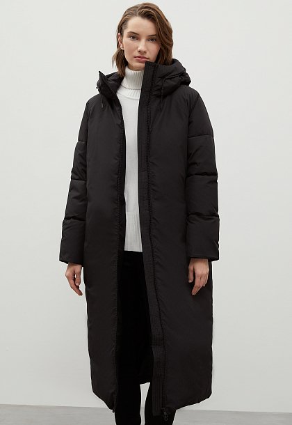 Утепленное пальто oversize с капюшоном Утепленное пальто oversize с капюшоном
