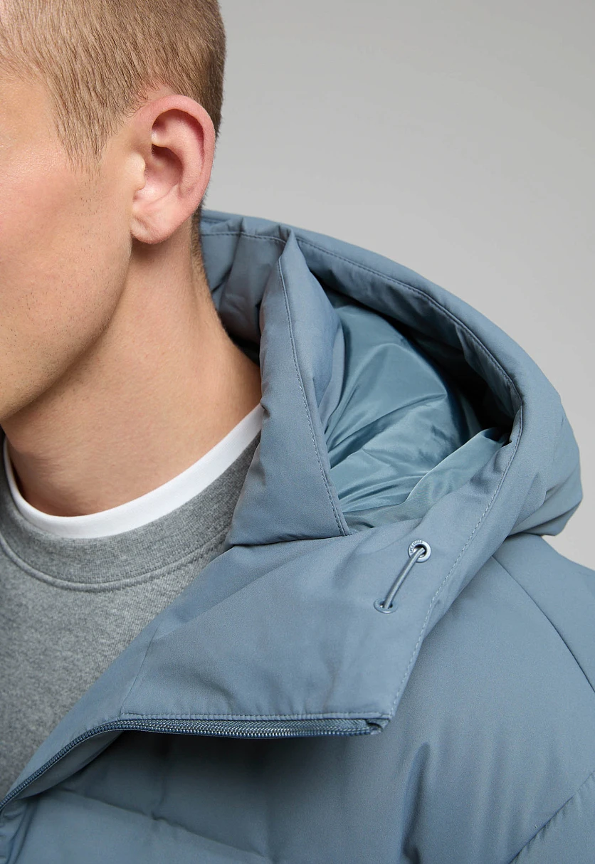 Пуховик с воротником-стойкой и капюшоном Серо-синий FWE21000Купить в интернет-магазине FINN FLARE, предосмотр фото №5 Пуховик с воротником-стойкой и капюшоном, Модель FWE21000, Фото №5