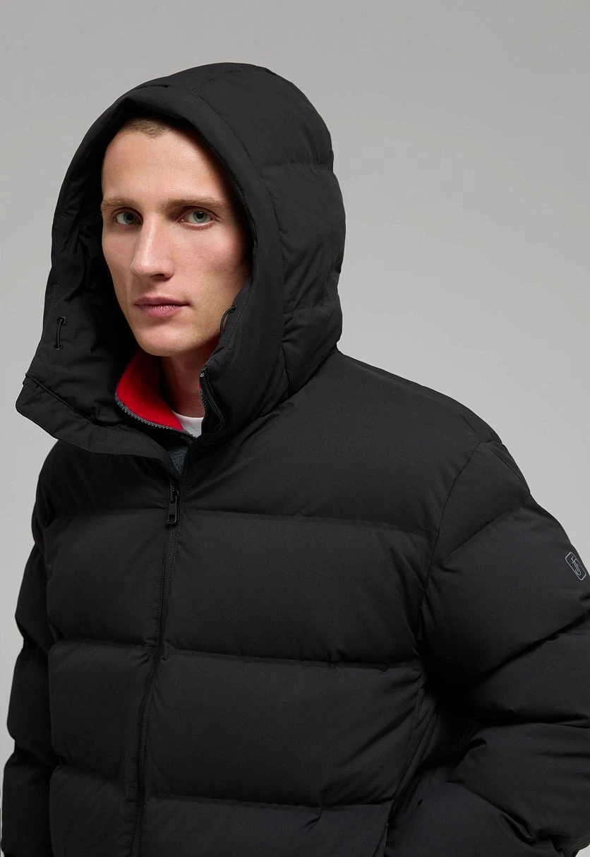 Пуховик с воротником-стойкой и капюшоном Черный FWE21000Купить в интернет-магазине FINN FLARE, предосмотр фото №6 Пуховик с воротником-стойкой и капюшоном, Модель FWE21000, Фото №6