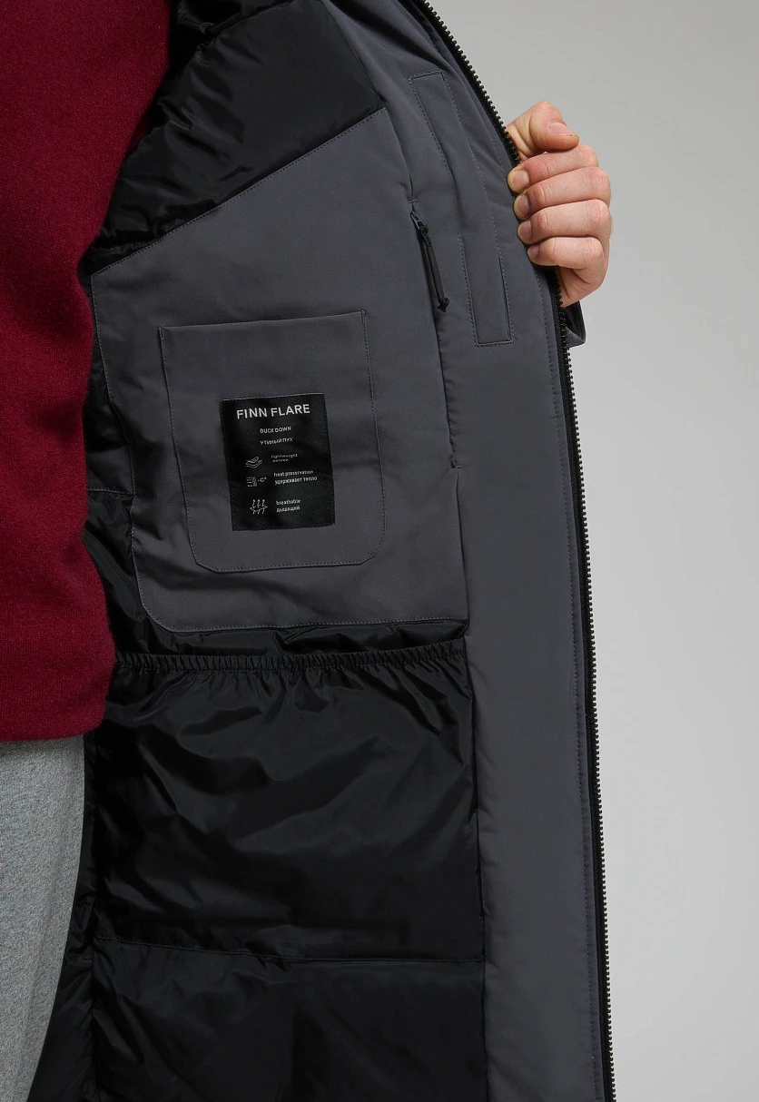 Пуховое пальто с накладными карманами Темно-Серый FWE21020Купить в интернет-магазине FINN FLARE, предосмотр фото №8 Пуховое пальто с накладными карманами, Модель FWE21020, Фото №8