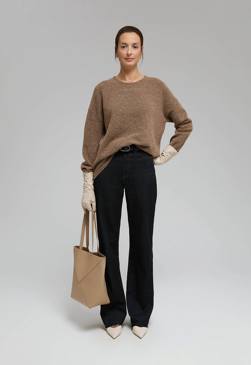 Джемпер свободного силуэта с округлой горловиной