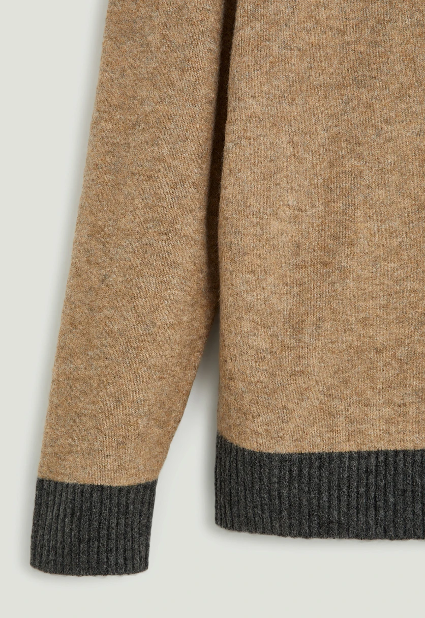 Джемпер полуприлегающего силуэта Коричневый FWE21115Купить в интернет-магазине FINN FLARE, предосмотр фото №6 Джемпер полуприлегающего силуэта, Модель FWE21115, Фото №6