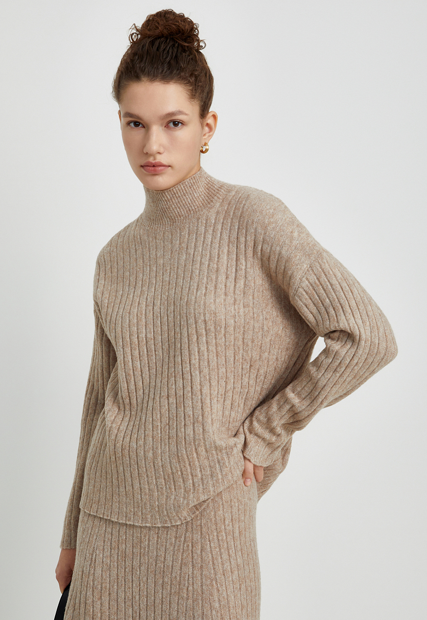 Джемпер свободного силуэта с воротником-стойкой