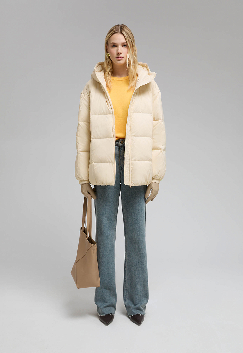 Удлиненный пуховик с капюшоном