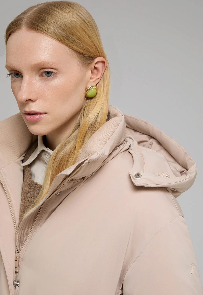 Пуховое пальто с поясом и капюшоном, Модель FWE11003, Фото №6