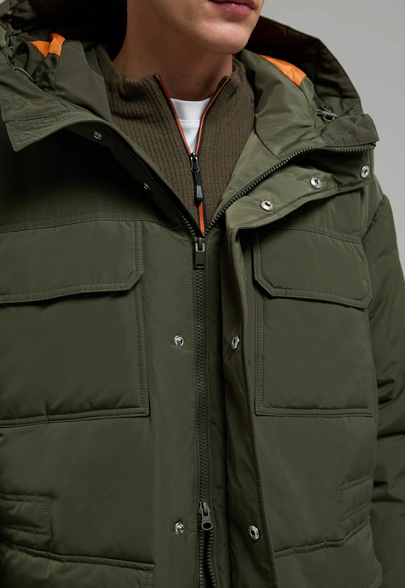 Пуховое пальто с накладными карманами Хаки FWE21039Купить в интернет-магазине FINN FLARE, предосмотр фото №6 Пуховое пальто с накладными карманами, Модель FWE21039, Фото №6