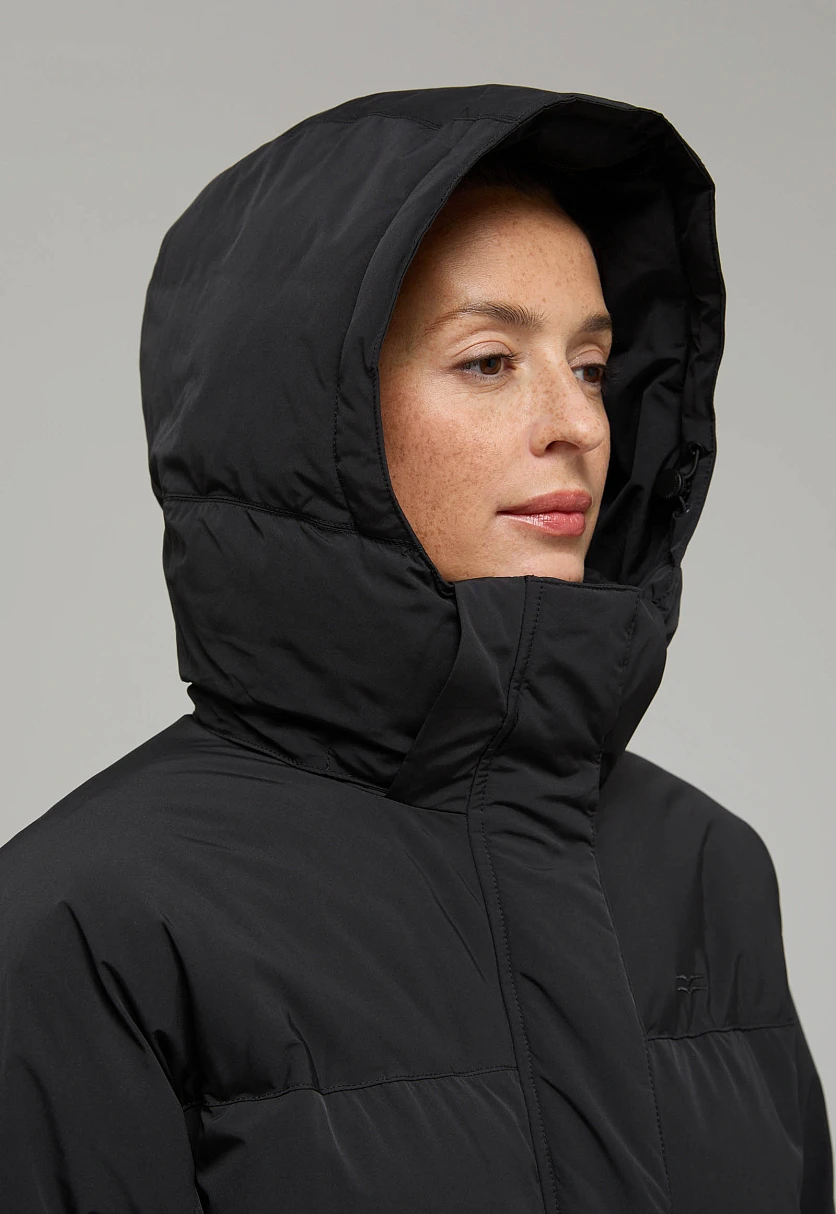 Утепленное стеганое пальто с капюшоном Черный FWF11004Купить в интернет-магазине FINN FLARE, предосмотр фото №7 Утепленное стеганое пальто с капюшоном, Модель FWF11004, Фото №7