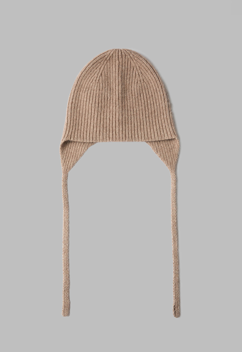 Шапка с шерстью енота