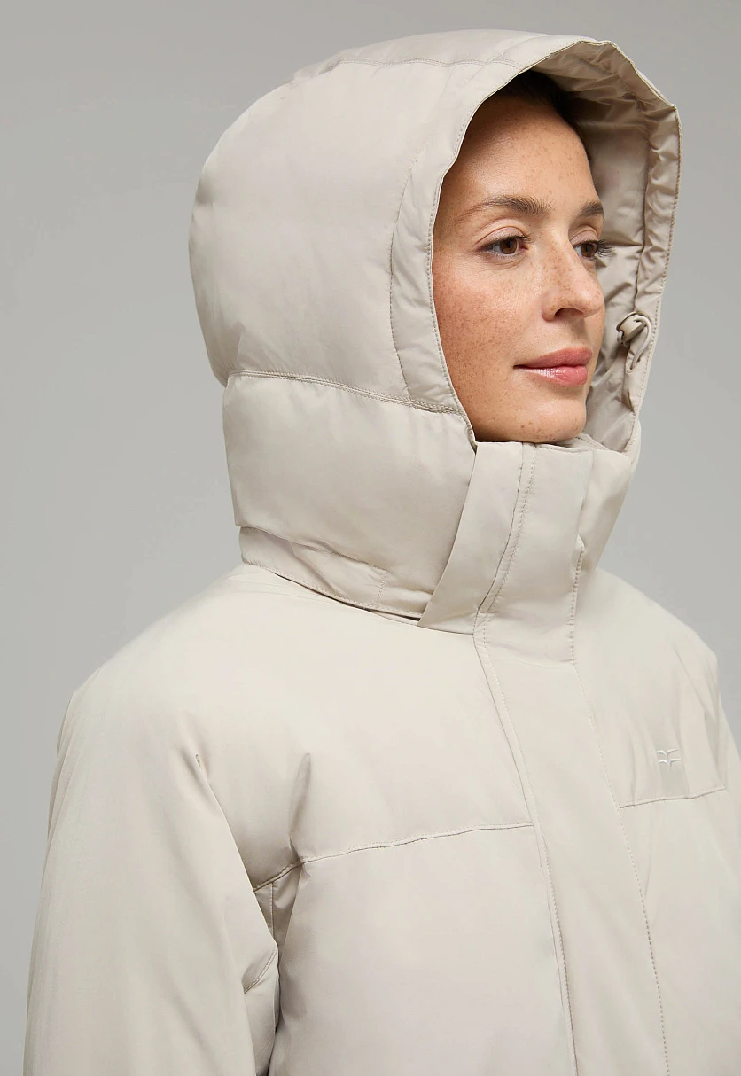 Утепленное стеганое пальто с капюшоном Серо-бежевый FWF11004Купить в интернет-магазине FINN FLARE, предосмотр фото №7 Утепленное стеганое пальто с капюшоном, Модель FWF11004, Фото №7